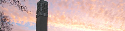 Foto Kirchturm der Christuskirche Bordesholm im Abendhimmel